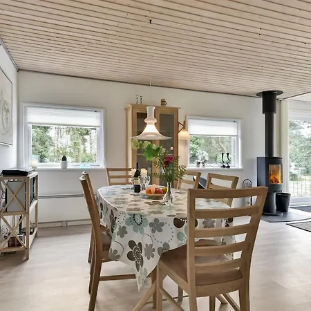 Casa vacanze Locan - 1-2km From The Sea By Interhome