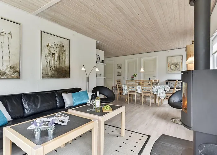 Locan - 1-2km From The Sea By Interhome